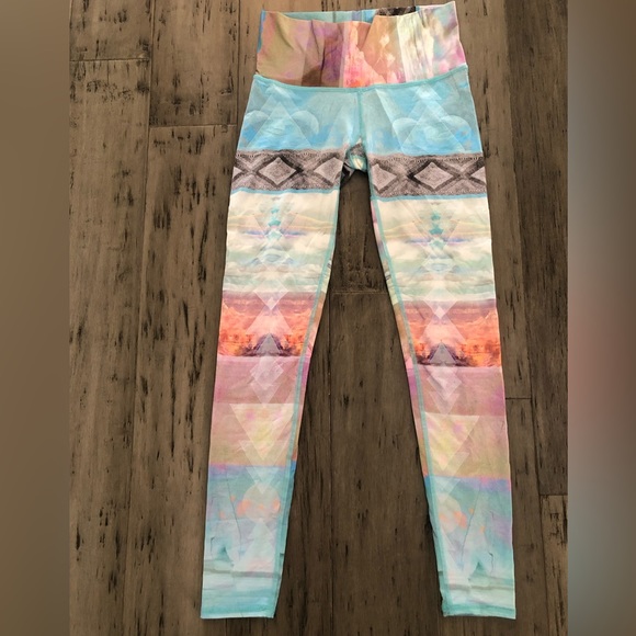 NWOT Teeki Tarot Magic Leggings Size Small - Picture 2 of 4